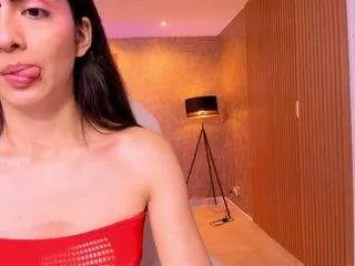 Freechat miia-evans on CamSoda