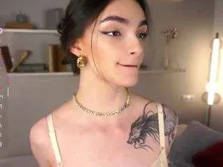 Freechat morenadolce on CamSoda