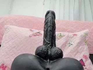 Freechat muriel-belov on CamSoda