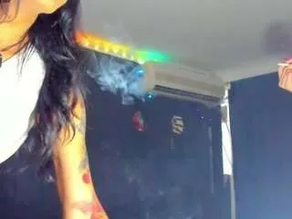 nahomyxxx on CamSoda