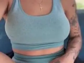 Offline naughtyfriends on CamSoda