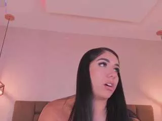 nikkii-vega on CamSoda 