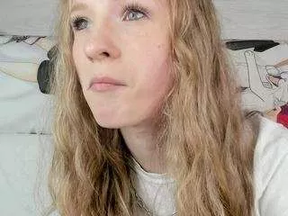 Offline princessemilia on CamSoda