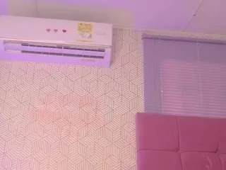 Offline quianna-1 on CamSoda