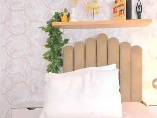 Freechat roma-love on CamSoda