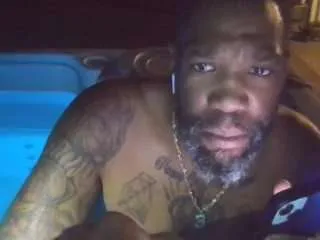 royalandtre — Alisntre on c -h a  t  ur  ba te