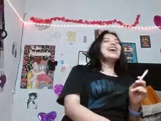 saray-extrovert on CamSoda 