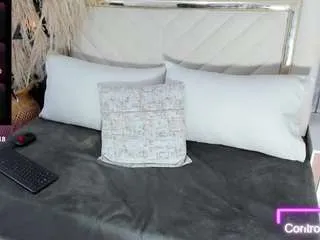 Offline slut-milf on CamSoda