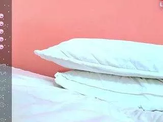 Freechat sluttyandmature on CamSoda