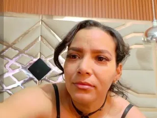 Freechat sluttyandmature on CamSoda