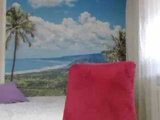 soaring-love on CamSoda