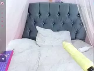 Offline sophiedrems on CamSoda