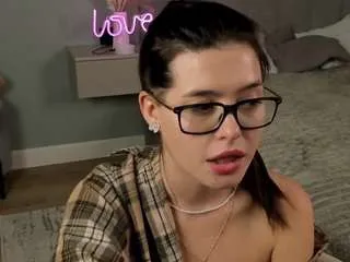 Freechat thanhklopfenstein on CamSoda