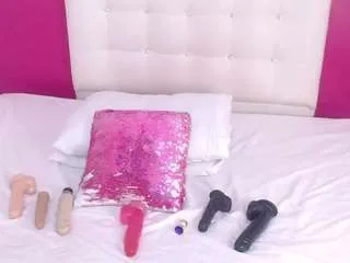 Offline tiny-whore18 on CamSoda