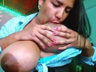 Offline viky-morena on CamSoda