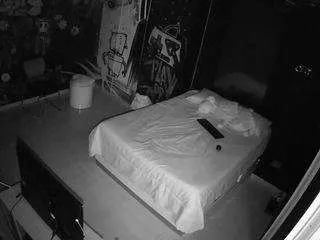 Freechat voyeurcam-casa-salsa-disturbed on CamSoda