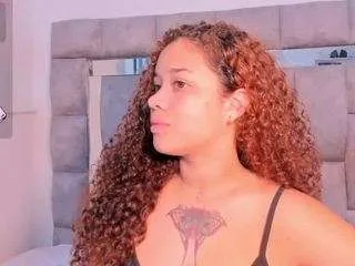 Freechat zuly-jones on CamSoda