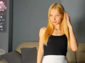 Offline 18kira18 on Chaturbate