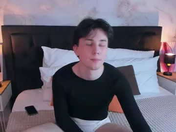 Offline adrianoaubert on Chaturbate