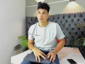 alan_redinger — Hard dick play, cum for you  / #bigcock #cum #muscle #latino #master [420 tokens remaining]