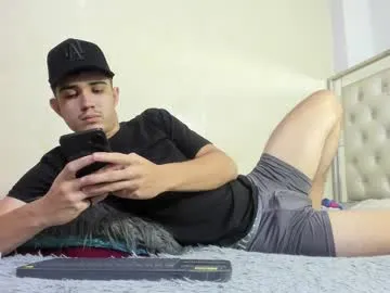 alejo_gray1 — GOAL: cum show [1000 tokens remaining] Welcome to my room! #femboy #18 #teen #twink #bigcock