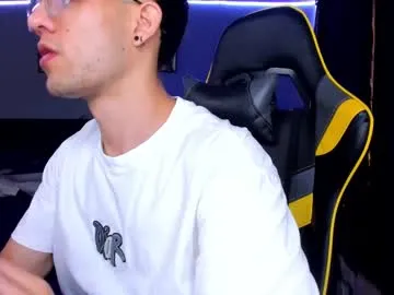 Offline alexgiraldo__ on Chaturbate