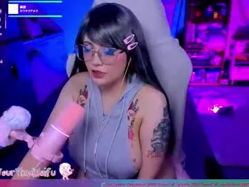 Offline alyssaromanova on Chaturbate