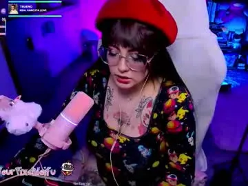 Offline alyssaromanova on Chaturbate