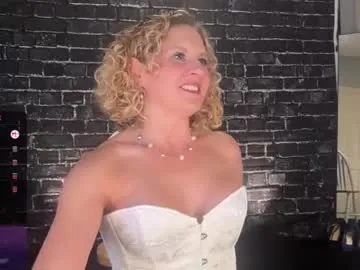 amberjade_aj — #milf #sexymilf #fuckmachine #lovense #submissiveblonde