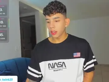 Offline andrew_twink18 on Chaturbate