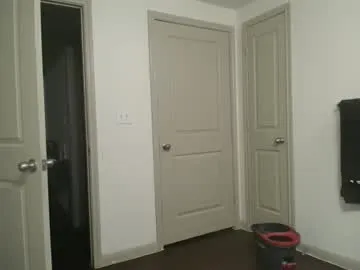 Offline bigdicktrannynicole on Chaturbate