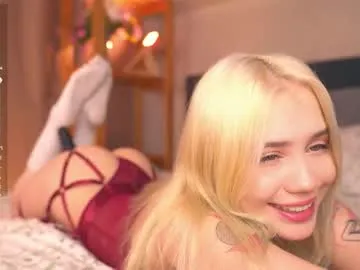 Freechat blue_bow on Chaturbate