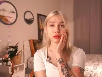 Freechat blue_bow on Chaturbate