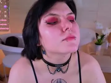 Offline bluelunaray on Chaturbate