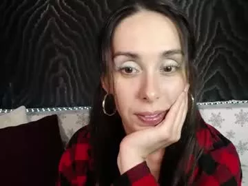 Offline brunettgirl_ on Chaturbate