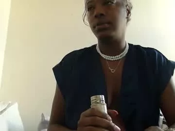 Freechat carliecreams on Chaturbate