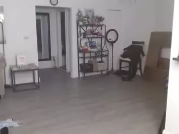 Freechat carliecreams on Chaturbate