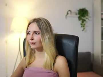 Offline catecrago_ on Chaturbate