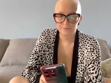 Freechat chelseasentra1 on Chaturbate