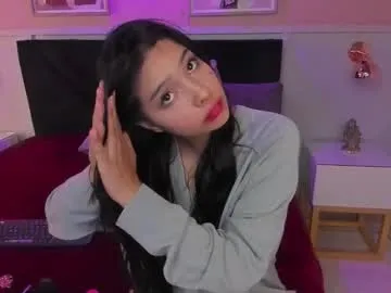 chloe_watson_ — GOAL: Massage boobs close to cam  [95 tokens remaining] Hello, how are you today, look, my pvt includes oil show, cum show, semen, sensual dance and blowjob. The extras are riding anal plug, squie