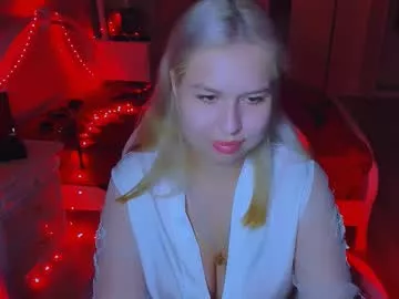 Freechat chloericci on Chaturbate