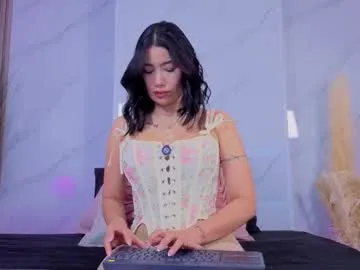 Offline chlooee_ on Chaturbate