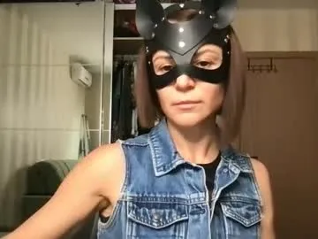 Offline cleo_catra on Chaturbate