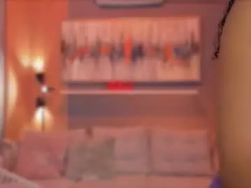 Freechat corinnah on Chaturbate