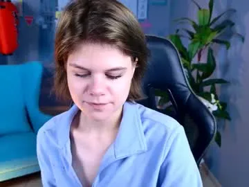 elliemurler — GOAL: 1 token if I'm beautiful [162 tokens remaining] Hi! My name is Ellie. Glad to see you in my room :3 #nonude #skinny #mistress  #young