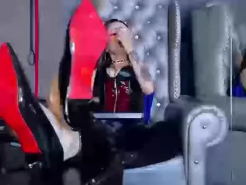 Offline enchantressqueen on Chaturbate