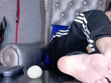 Offline enchantressqueen on Chaturbate