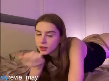 Freechat evie_may on Chaturbate