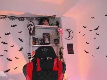 Offline herinfernalmajesty on Chaturbate