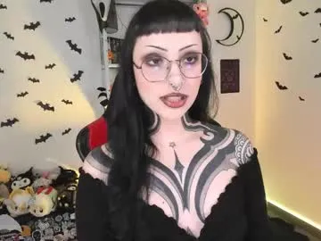 Offline herinfernalmajesty on Chaturbate